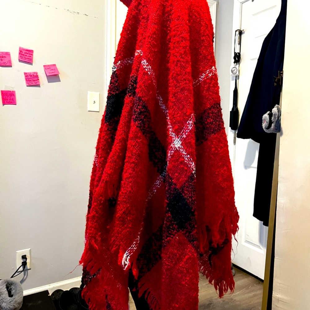 Warming poncho - Picture 2 of 2